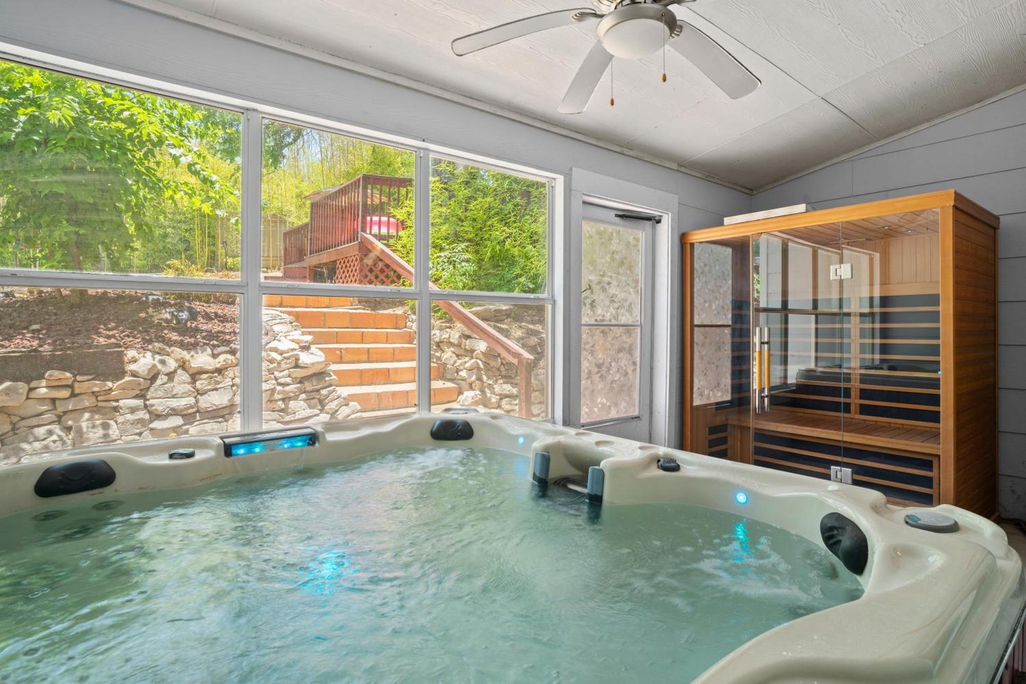 Bamboo Oasis-Relaxing Hot Tub-Family Time Villa San Antonio Luaran gambar